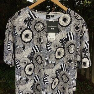 Marimekko / Uniqlo Siirtolapuutarha Floral Print T Shirt XS NWT